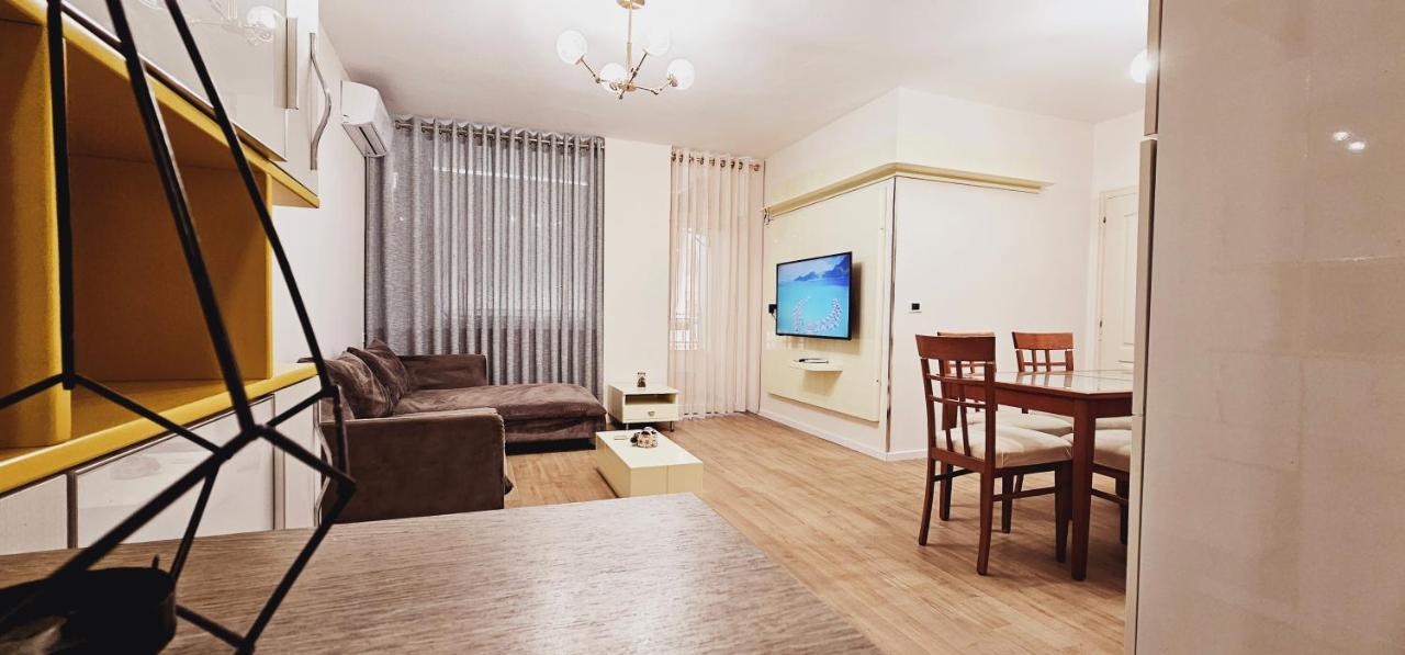 Discover Tirana From Our 3-Room Apartment With Free Parking-Komuna E Parisit Εξωτερικό φωτογραφία
